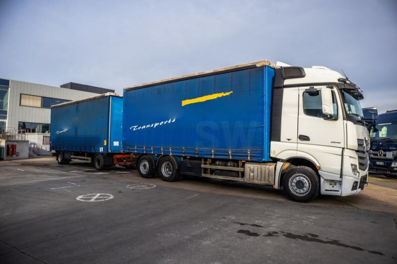 Mercedes ACTROS 2548 BL - Camión lona: foto 2 Mercedes ACTROS 2548 BL - Camión lona: foto 2