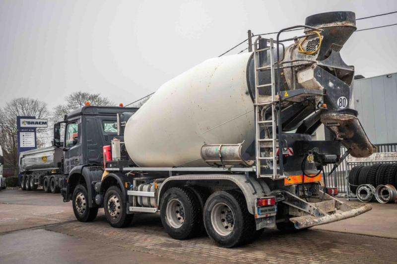 Mercedes AROCS 3236 BB+LIEBHERR 9M3 - Camión hormigonera: foto 4 Mercedes AROCS 3236 BB+LIEBHERR 9M3 - Camión hormigonera: foto 4