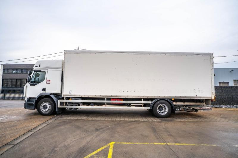 Renault D 19 280 WIDE + DHOLLANDIA 3 T. - Camión caja cerrada: foto 2 Renault D 19 280 WIDE + DHOLLANDIA 3 T. - Camión caja cerrada: foto 2