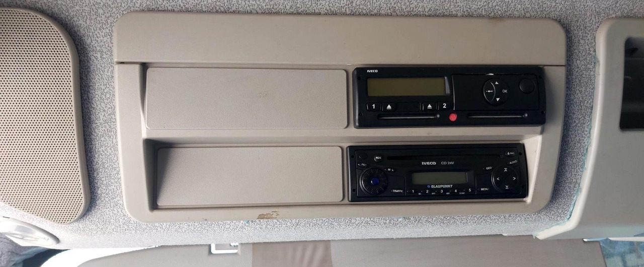 IVECO CARGOBUL - Camión portavehículos: foto 4 IVECO CARGOBUL - Camión portavehículos: foto 4