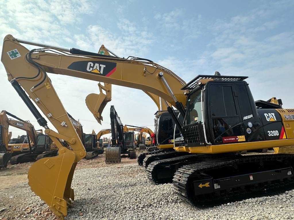 CAT 320D2 - Excavadora de cadenas: foto 2 CAT 320D2 - Excavadora de cadenas: foto 2