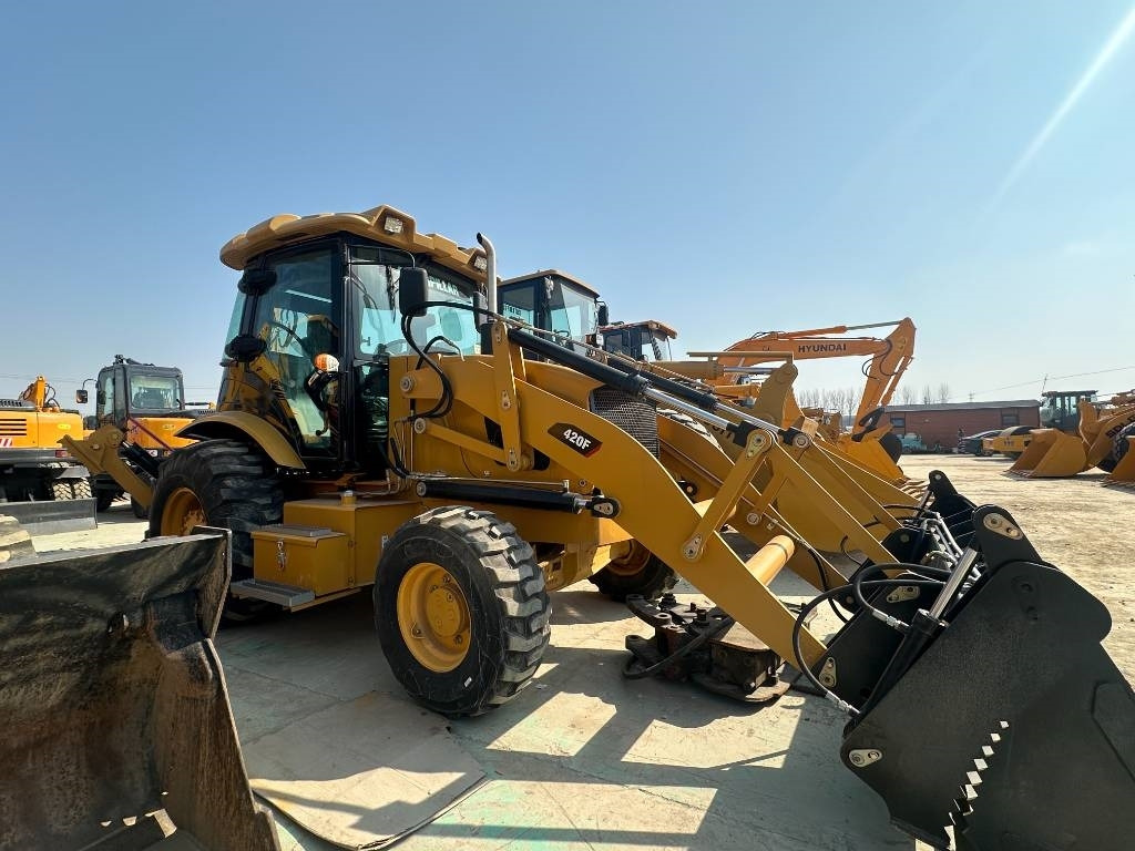 CAT 420 F - Excavadora de cadenas: foto 1 CAT 420 F - Excavadora de cadenas: foto 1