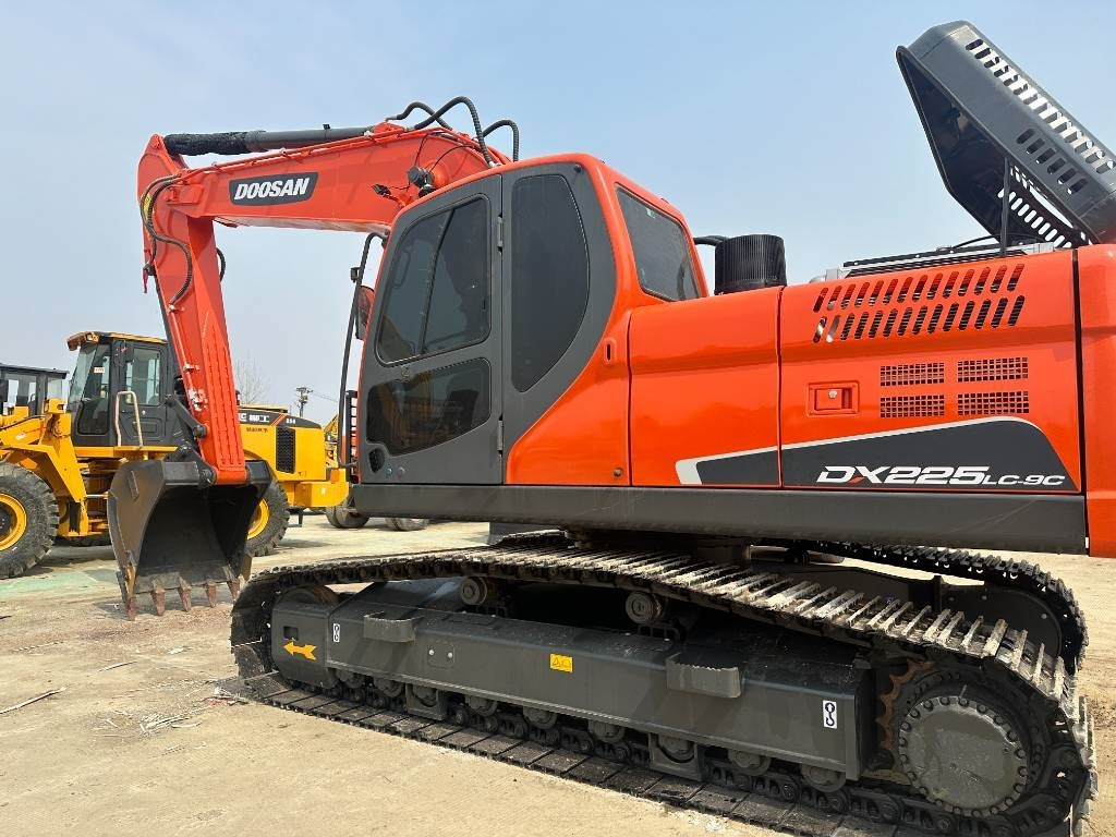 Doosan DX 225LC-9C - Excavadora de cadenas: foto 2 Doosan DX 225LC-9C - Excavadora de cadenas: foto 2