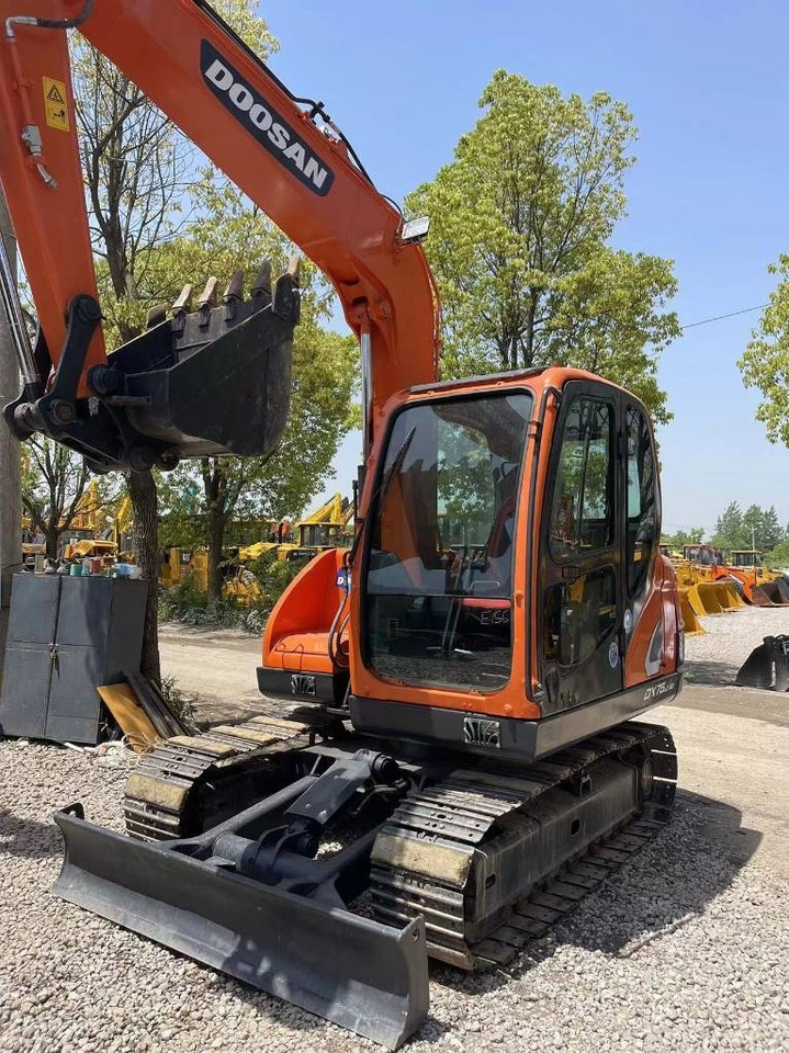 Doosan DX75 - Miniexcavadora: foto 3 Doosan DX75 - Miniexcavadora: foto 3