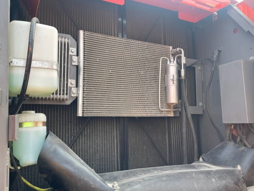 Hitachi ZX 210 - Excavadora de cadenas: foto 3 Hitachi ZX 210 - Excavadora de cadenas: foto 3