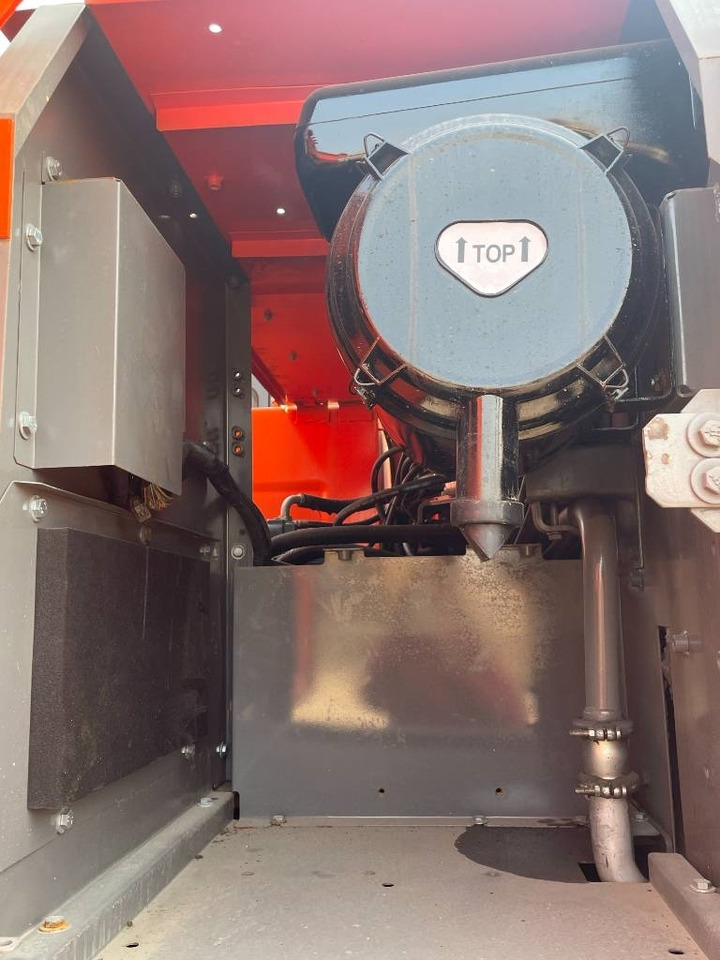 Hitachi ZX 210  - Excavadora de cadenas: foto 2 Hitachi ZX 210  - Excavadora de cadenas: foto 2