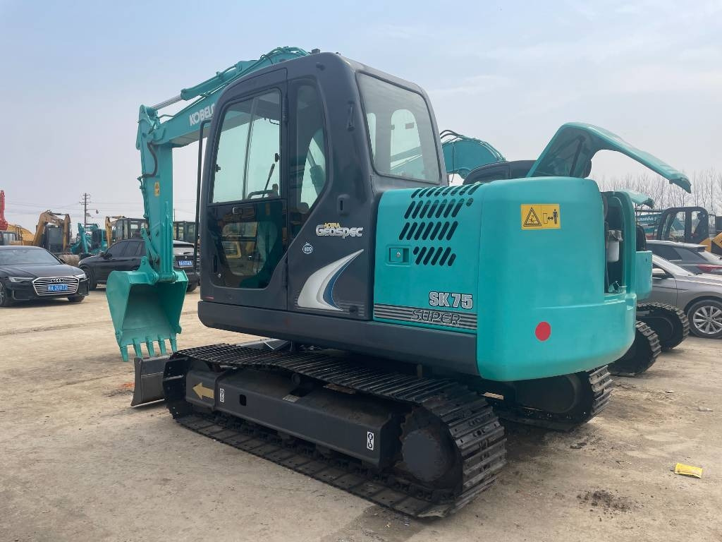 Kobelco SK 75 - Miniexcavadora: foto 1 Kobelco SK 75 - Miniexcavadora: foto 1