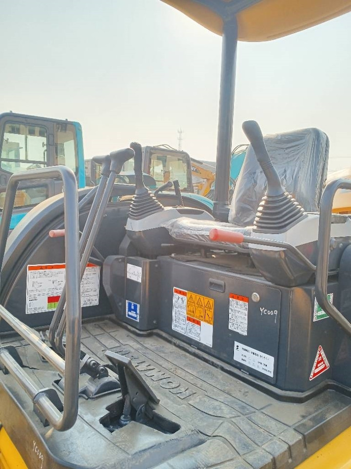 Komatsu PC 35 - Miniexcavadora: foto 4 Komatsu PC 35 - Miniexcavadora: foto 4