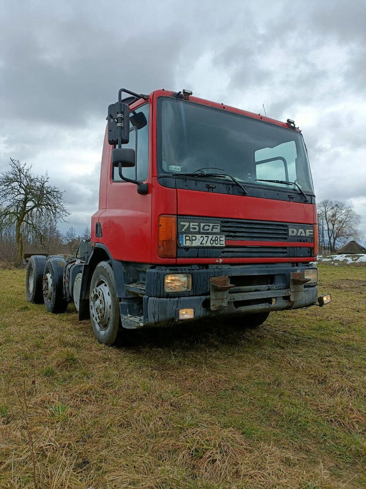 DAF CF 75.250 - Camión chasis: foto 2 DAF CF 75.250 - Camión chasis: foto 2