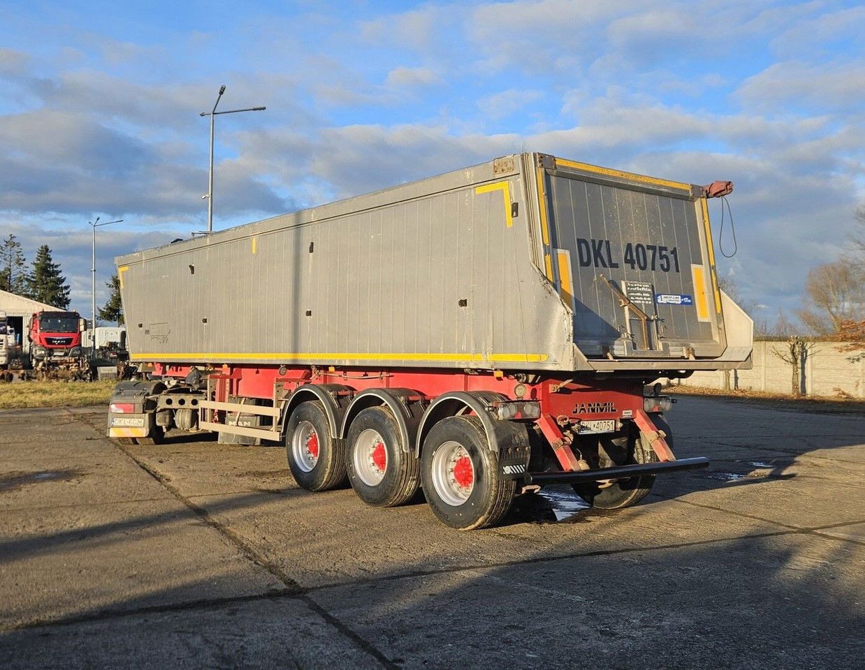 Janmil NWD 40 m3 - 2016 year of production - new floor - new tires - Semirremolque volquete: foto 3 Janmil NWD 40 m3 - 2016 year of production - new floor - new tires - Semirremolque volquete: foto 3