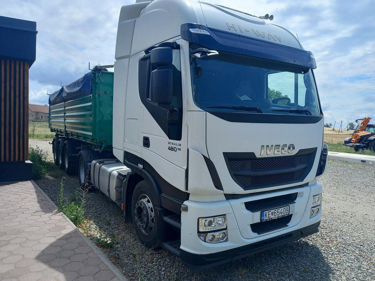 Iveco AS440T/P, 353kW, EURO 6 - Camión caja abierta: foto 2 Iveco AS440T/P, 353kW, EURO 6 - Camión caja abierta: foto 2