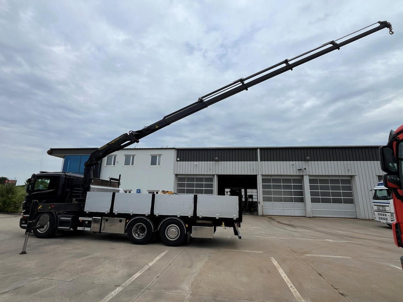 Camión caja abierta, Camión grúa SCANIA P320, +RC, valník Crane PK 20002: foto 12