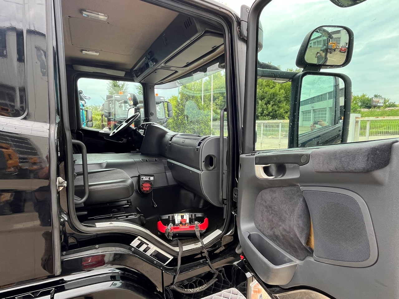 Camión caja abierta, Camión grúa SCANIA P320, +RC, valník Crane PK 20002: foto 25