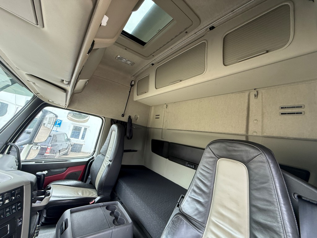 Leasing de VOLVO FM 500, 2015,  8x4 tridem, S1 VOLVO FM 500, 2015,  8x4 tridem, S1: foto 14