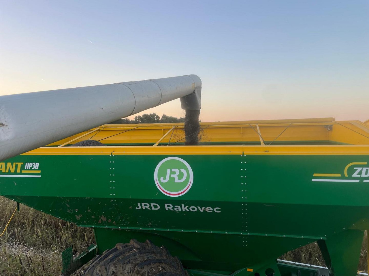 ZDT GIGANT, NP 30, Prekladací voz - Remolque agrícola: foto 3 ZDT GIGANT, NP 30, Prekladací voz - Remolque agrícola: foto 3