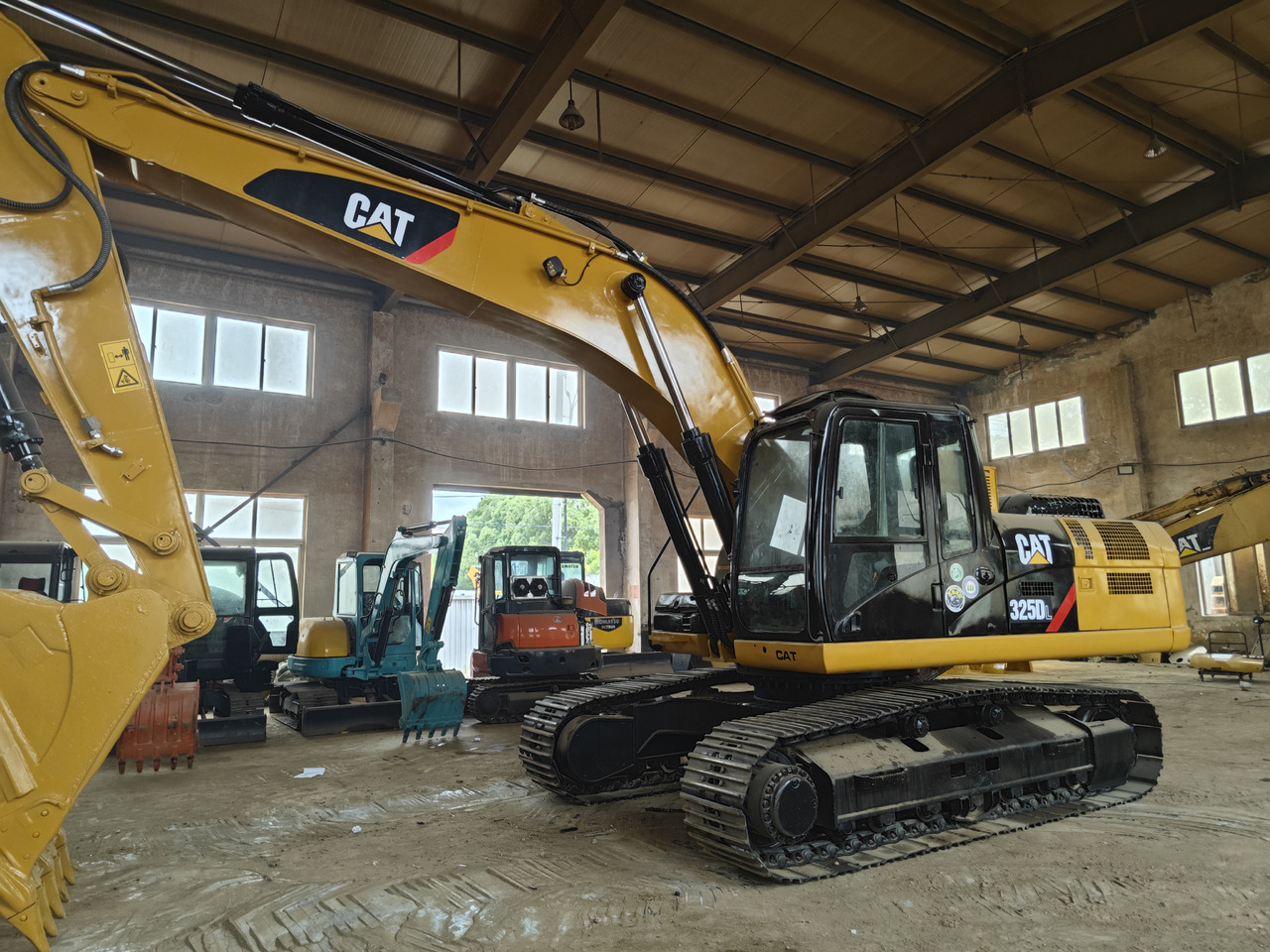 CATERPILLAR 325D - Excavadora de cadenas: foto 1 CATERPILLAR 325D - Excavadora de cadenas: foto 1