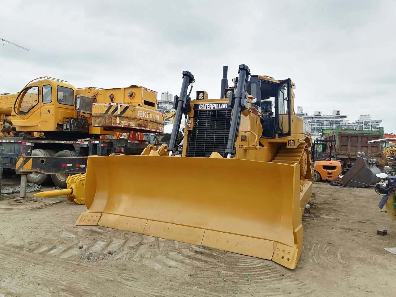 CATERPILLAR D8R - Bulldozer: foto 2 CATERPILLAR D8R - Bulldozer: foto 2