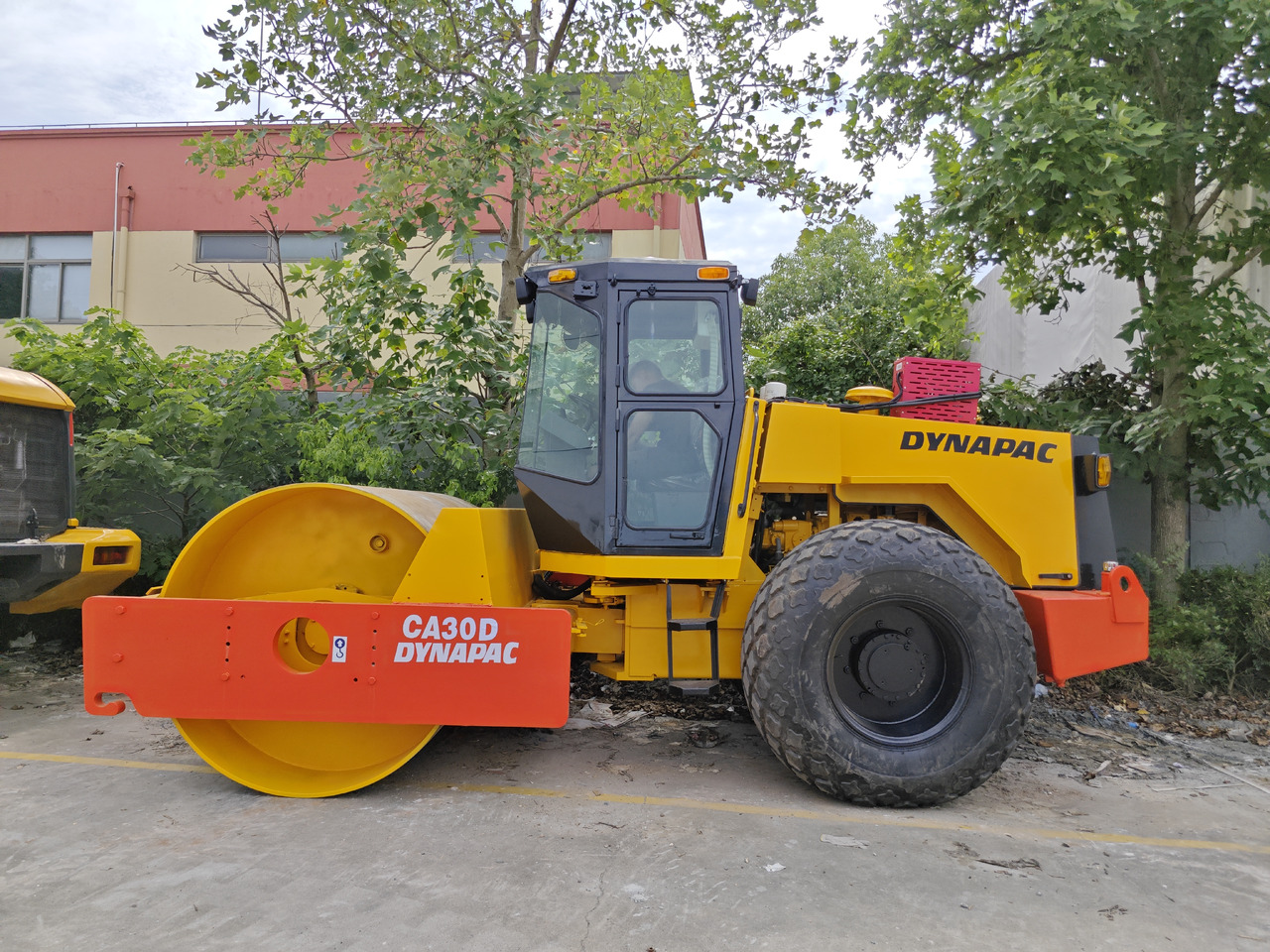 DYNAPAC CA30D USED ROAD ROLLER - Compactador: foto 2 DYNAPAC CA30D USED ROAD ROLLER - Compactador: foto 2