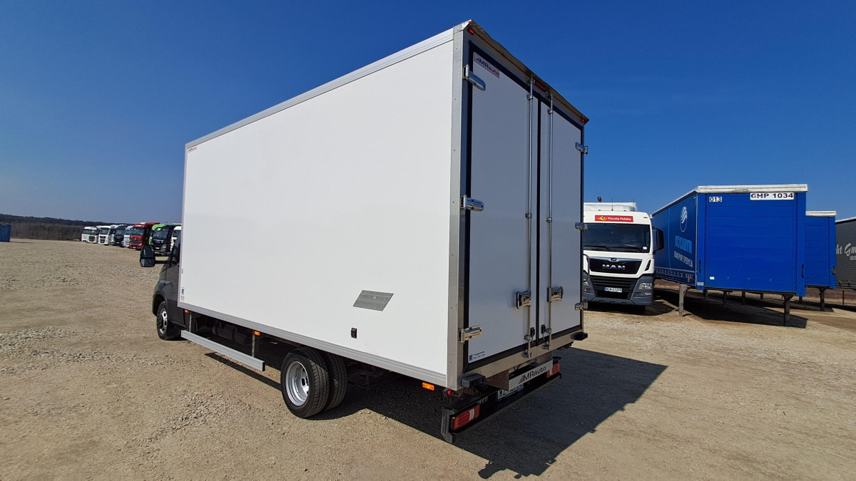 IVECO DAILY 50C18 CHŁODNIA Z AGREGATEM - Camión frigorífico: foto 5 IVECO DAILY 50C18 CHŁODNIA Z AGREGATEM - Camión frigorífico: foto 5