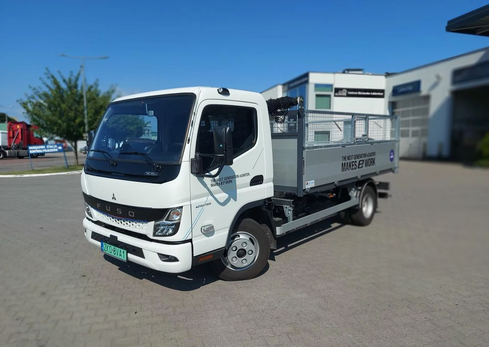 FUSO eCanter 4C15 Wywrotka Selektywna zbiórka - Camión volquete, Camión eléctrico: foto 1 FUSO eCanter 4C15 Wywrotka Selektywna zbiórka - Camión volquete, Camión eléctrico: foto 1