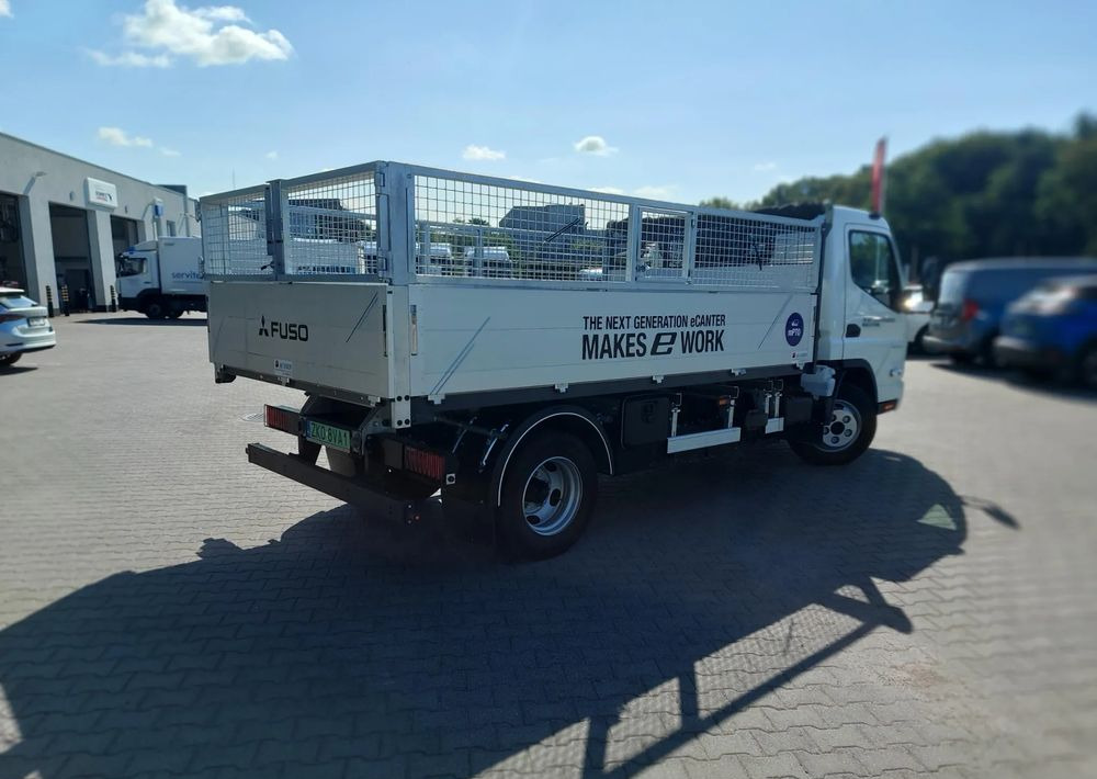 FUSO eCanter 4C15 Wywrotka Selektywna zbiórka - Camión volquete, Camión eléctrico: foto 3 FUSO eCanter 4C15 Wywrotka Selektywna zbiórka - Camión volquete, Camión eléctrico: foto 3