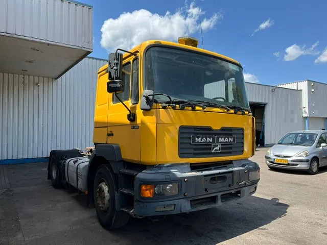 MAN 19.364 F2000 , Belgium Truck , ZF Manual , Euro 2 - Cabeza tractora: foto 4 MAN 19.364 F2000 , Belgium Truck , ZF Manual , Euro 2 - Cabeza tractora: foto 4