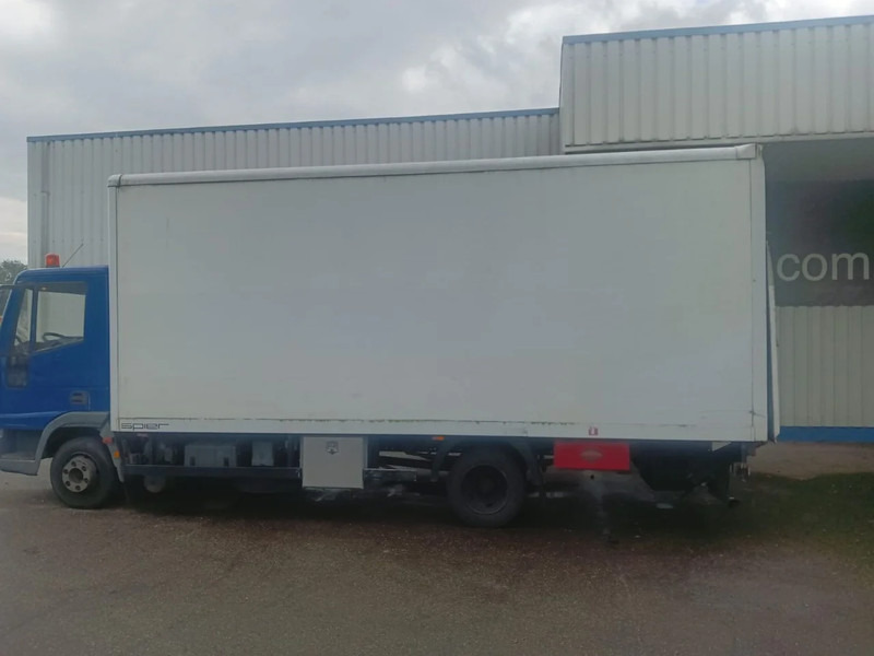 Iveco EuroCargo 180 Eurocargo 75E180 , Spring Suspension , Closed box , Tailgate - Camión caja cerrada: foto 2 Iveco EuroCargo 180 Eurocargo 75E180 , Spring Suspension , Closed box , Tailgate - Camión caja cerrada: foto 2