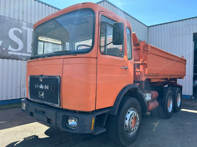 MAN 26.281, 6X4, Tipper, Spring Suspension , 362 engine and gearbox - Camión volquete: foto 1 MAN 26.281, 6X4, Tipper, Spring Suspension , 362 engine and gearbox - Camión volquete: foto 1