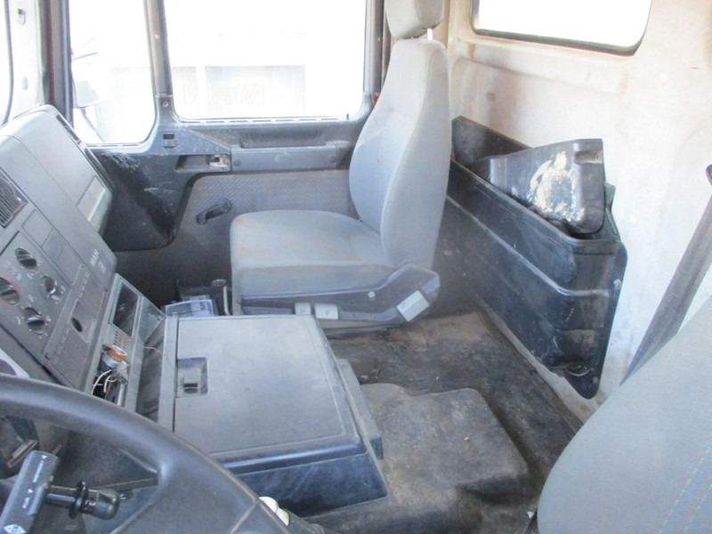 Camión volquete MAN 35.414 , 8x4 , ZF Manual , EURO 3 , 3 way tipper , Spring suspension: foto 13