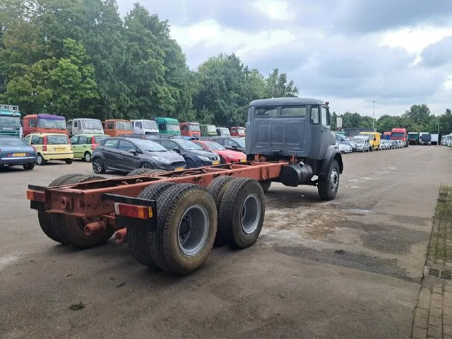 Mercedes-Benz LK 2624 , 6x4 , Manual , Spring suspension - Camión chasis: foto 3 Mercedes-Benz LK 2624 , 6x4 , Manual , Spring suspension - Camión chasis: foto 3