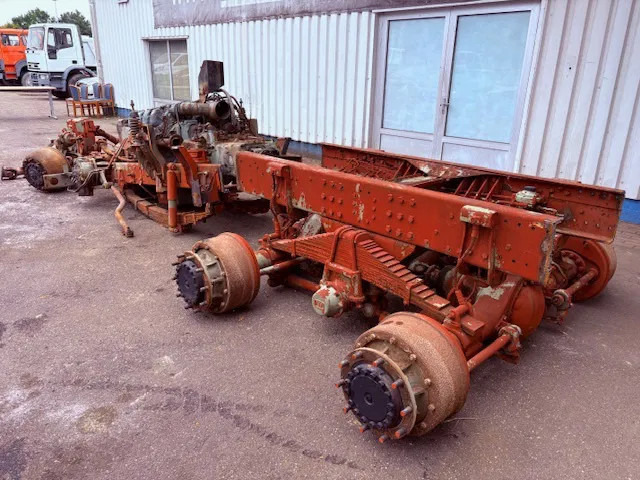 Mercedes-Benz OM402 Engine with ZF gearbox and 6X6 ZF Axles , 3x available Complete set - Motor: foto 4 Mercedes-Benz OM402 Engine with ZF gearbox and 6X6 ZF Axles , 3x available Complete set - Motor: foto 4