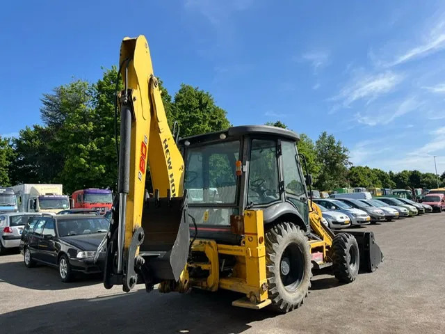 New Holland B80B , 4x4 , Backhoe Loader , 4 in1 bucket - Retroexcavadora: foto 3 New Holland B80B , 4x4 , Backhoe Loader , 4 in1 bucket - Retroexcavadora: foto 3