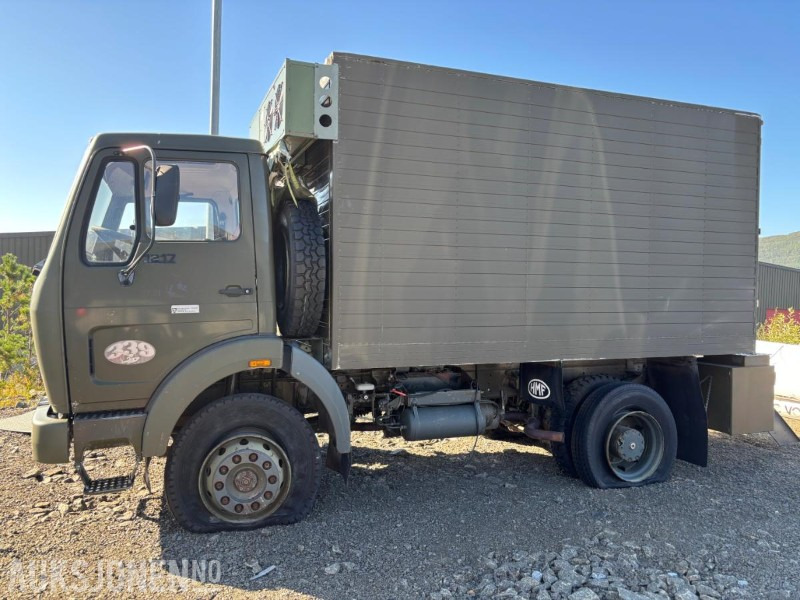 1980 Mercedes-Benz 1217 4X4 Allrad-Kipper Fahrgestell (AK/32) - Camión caja cerrada: foto 1 1980 Mercedes-Benz 1217 4X4 Allrad-Kipper Fahrgestell (AK/32) - Camión caja cerrada: foto 1