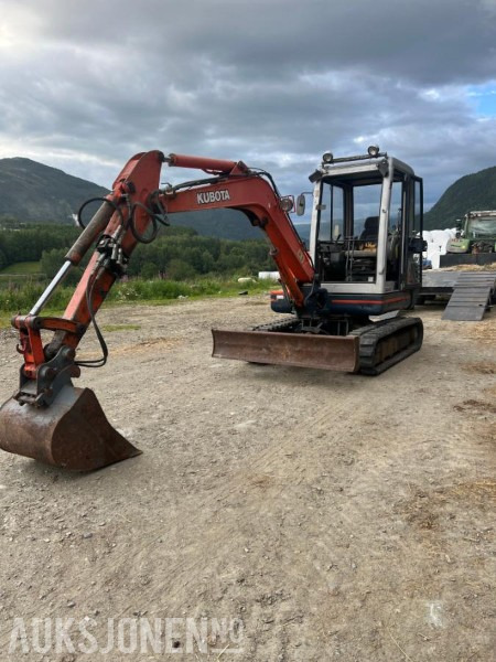 1997 Kubota KX 121-2 gravemaskin med 2 skuffer og klype - Excavadora: foto 2 1997 Kubota KX 121-2 gravemaskin med 2 skuffer og klype - Excavadora: foto 2