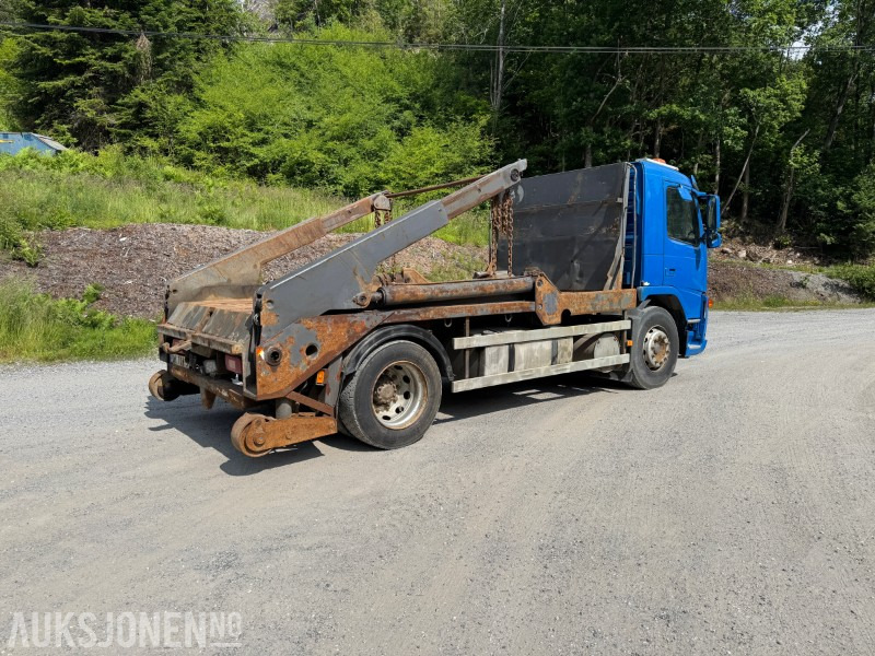 2004 Volvo FM9 containerløfter / liftbil – 15 tonn - Camión portacontenedor de cadenas: foto 5 2004 Volvo FM9 containerløfter / liftbil – 15 tonn - Camión portacontenedor de cadenas: foto 5