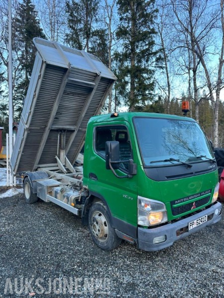 2006 Mitsubishi Canter - Plattbil - - Kun 135000 km - Klar for ny eier - Camión volquete: foto 4 2006 Mitsubishi Canter - Plattbil - - Kun 135000 km - Klar for ny eier - Camión volquete: foto 4