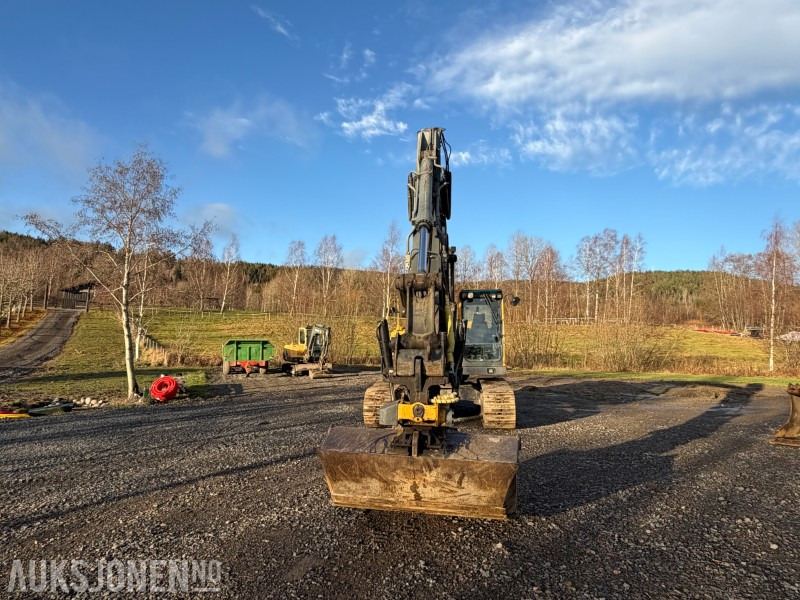 Excavadora 2006 Volvo EC 210B med Engcon EC20 tiltrotator, HK feste, pusseskuff og graveskuff: foto 9