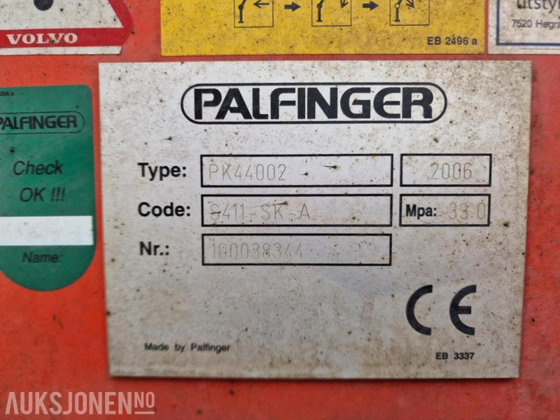 2006 Volvo FM 400 8x2 med PALFINGER PK 44002 og 8 hydrauliske seksjoner, Vinsj, Båtstøter, hydraulisk platform bredding opp til 3.05meter, 7 meter planlengde! - Camión grúa: foto 5 2006 Volvo FM 400 8x2 med PALFINGER PK 44002 og 8 hydrauliske seksjoner, Vinsj, Båtstøter, hydraulisk platform bredding opp til 3.05meter, 7 meter planlengde! - Camión grúa: foto 5