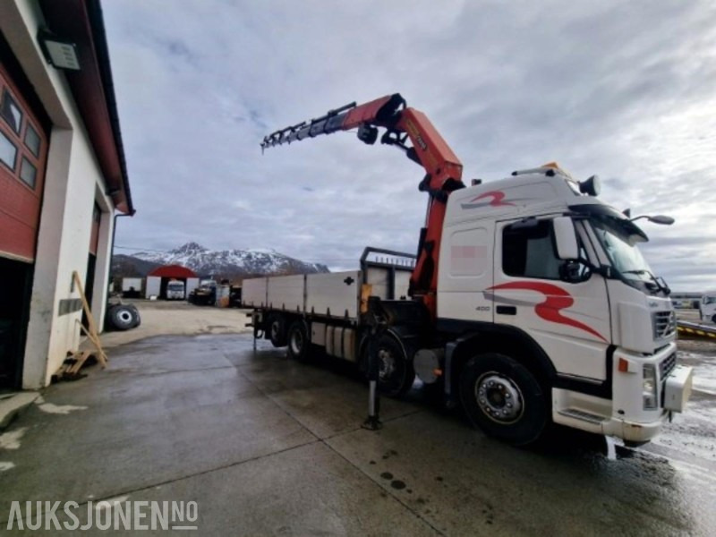 2006 Volvo FM 400 8x2 med PALFINGER PK 44002 og 8 hydrauliske seksjoner, Vinsj, Båtstøter, hydraulisk platform bredding opp til 3.05meter, 7 meter planlengde! - Camión grúa: foto 2 2006 Volvo FM 400 8x2 med PALFINGER PK 44002 og 8 hydrauliske seksjoner, Vinsj, Båtstøter, hydraulisk platform bredding opp til 3.05meter, 7 meter planlengde! - Camión grúa: foto 2