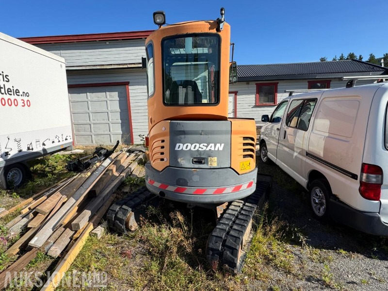 2007 Doosan DX35Z gravemaskin med tilt og pusseskuffe / rep objekt / 1729 timer - Excavadora: foto 4 2007 Doosan DX35Z gravemaskin med tilt og pusseskuffe / rep objekt / 1729 timer - Excavadora: foto 4