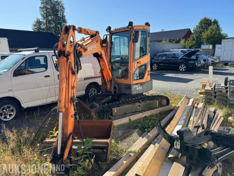 2007 Doosan DX35Z gravemaskin med tilt og pusseskuffe / rep objekt / 1729 timer - Excavadora: foto 1 2007 Doosan DX35Z gravemaskin med tilt og pusseskuffe / rep objekt / 1729 timer - Excavadora: foto 1