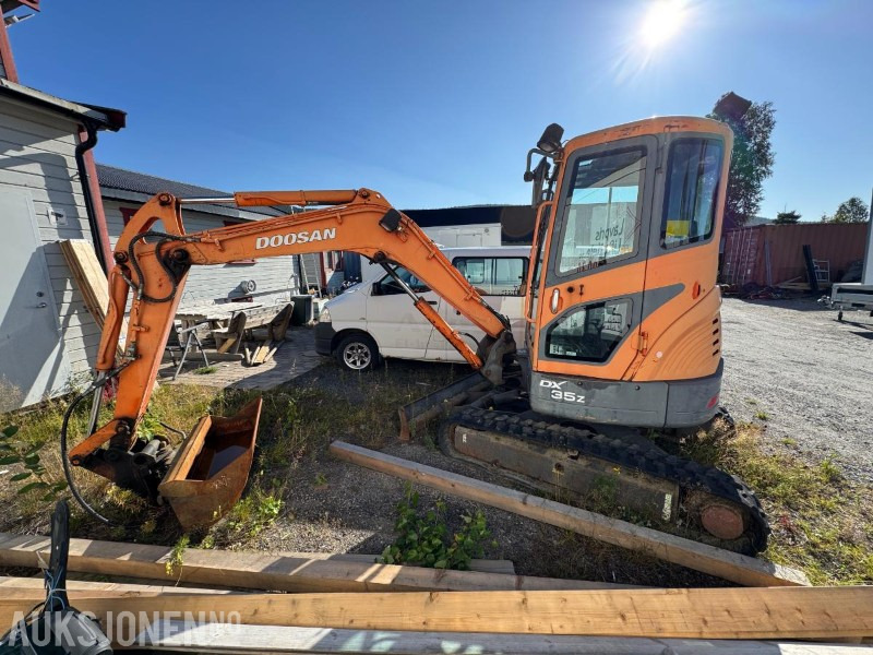 2007 Doosan DX35Z gravemaskin med tilt og pusseskuffe / rep objekt / 1729 timer - Excavadora: foto 2 2007 Doosan DX35Z gravemaskin med tilt og pusseskuffe / rep objekt / 1729 timer - Excavadora: foto 2