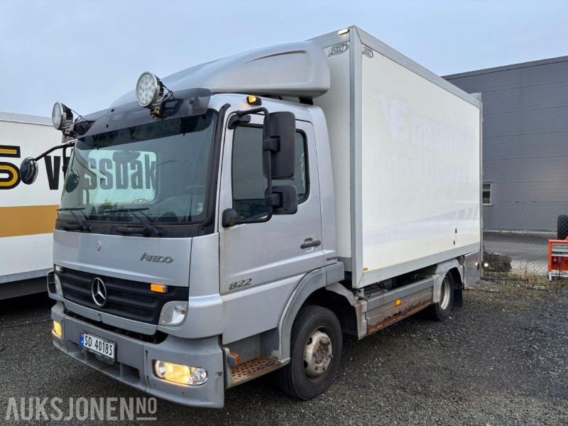 2007 Mercedes-Benz Servicebil Med Palfinger kran og Diesel generator. - Camión caja cerrada: foto 1 2007 Mercedes-Benz Servicebil Med Palfinger kran og Diesel generator. - Camión caja cerrada: foto 1