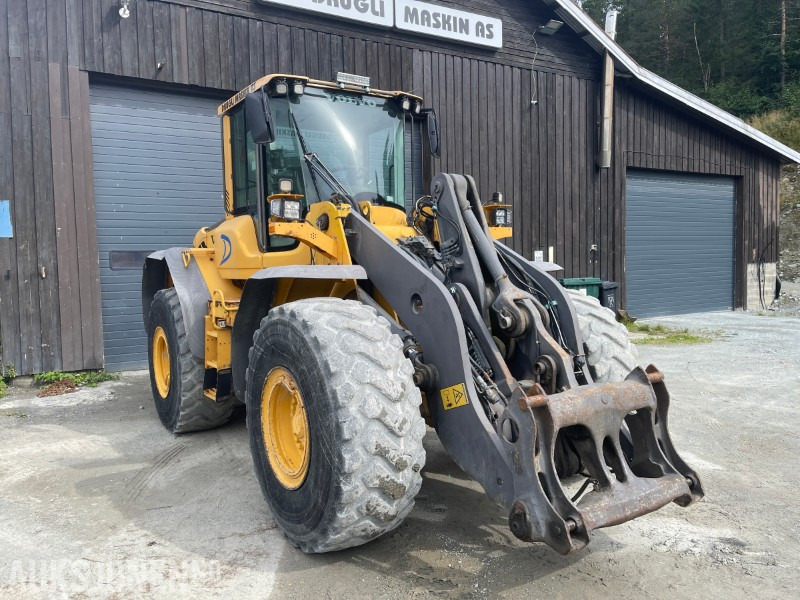2008 Volvo L110F hjullaster med skuff - sentralsmøring - 3/4 funksjon-Skriver med vekt-kamera - ekstra lys - Cargadora de ruedas: foto 2 2008 Volvo L110F hjullaster med skuff - sentralsmøring - 3/4 funksjon-Skriver med vekt-kamera - ekstra lys - Cargadora de ruedas: foto 2