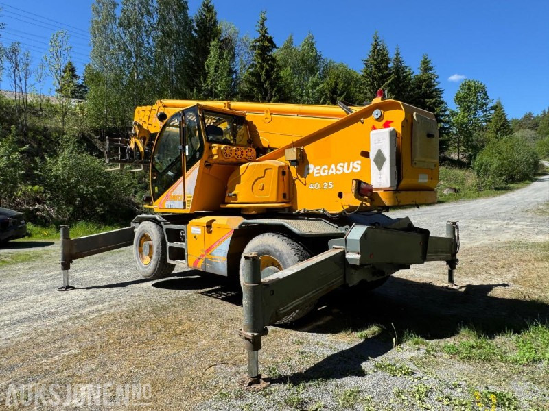 2009 Dieci Pegasus 40.25 rundtomsvingende teleskoptruck med kurv / vinsj / pallegaffler - Manipulador telescópico: foto 3 2009 Dieci Pegasus 40.25 rundtomsvingende teleskoptruck med kurv / vinsj / pallegaffler - Manipulador telescópico: foto 3