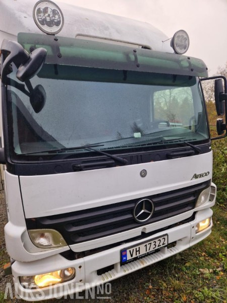 2009 Mercedes-Benz ATEGO 818L todelt skap Bodel Hengerfeste - Camión caja cerrada: foto 3 2009 Mercedes-Benz ATEGO 818L todelt skap Bodel Hengerfeste - Camión caja cerrada: foto 3