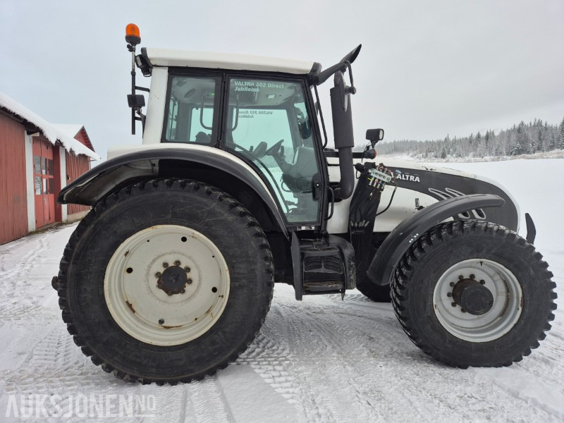 Tractor 2009 Valtra T202 Direct Jubileum, laster, 50 km/t: foto 7 Tractor 2009 Valtra T202 Direct Jubileum, laster, 50 km/t: foto 7