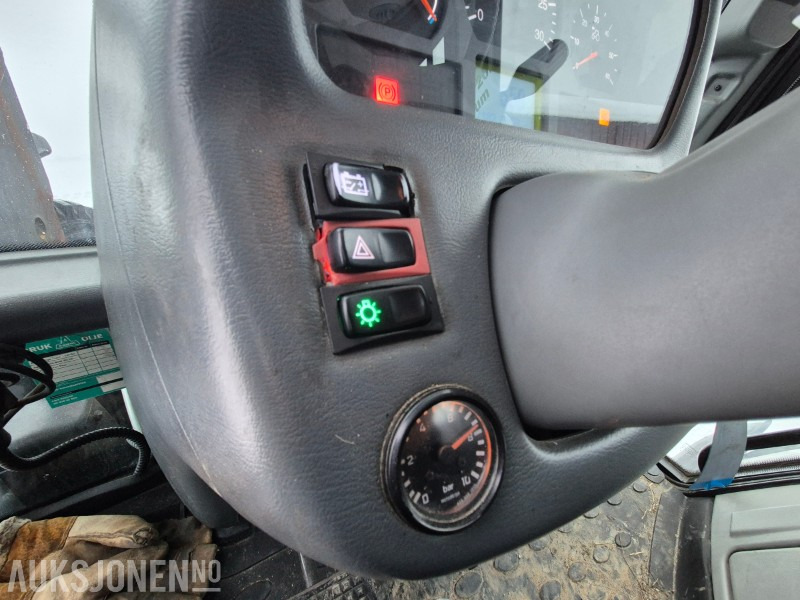 Tractor 2009 Valtra T202 Direct Jubileum, laster, 50 km/t: foto 13 Tractor 2009 Valtra T202 Direct Jubileum, laster, 50 km/t: foto 13