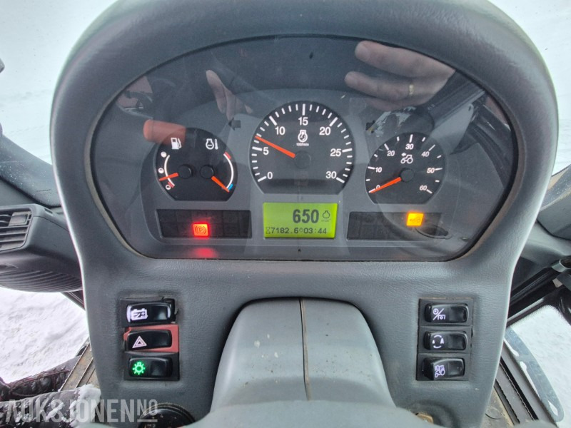 Tractor 2009 Valtra T202 Direct Jubileum, laster, 50 km/t: foto 14 Tractor 2009 Valtra T202 Direct Jubileum, laster, 50 km/t: foto 14