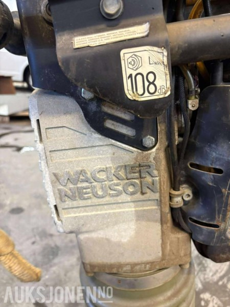 2009 Wacker Neuson Neuson Hoppetusse / Plate vibrator - Rodillo: foto 3 2009 Wacker Neuson Neuson Hoppetusse / Plate vibrator - Rodillo: foto 3